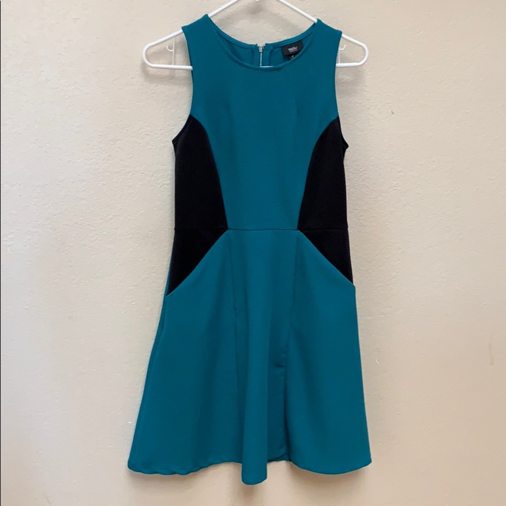 Sheath dress with pockets